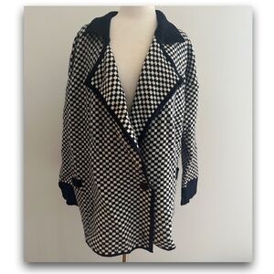 Linda Allard for Ellen Tracy Wool Sweater • Medium